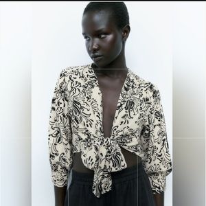 Zara printed blouse with bow 🖤